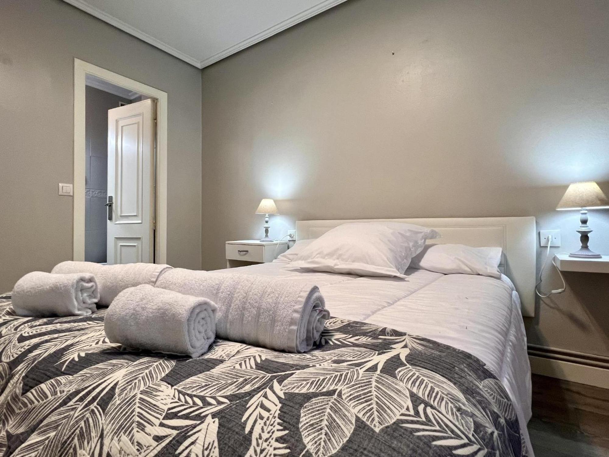 Apartment Parola Comillas